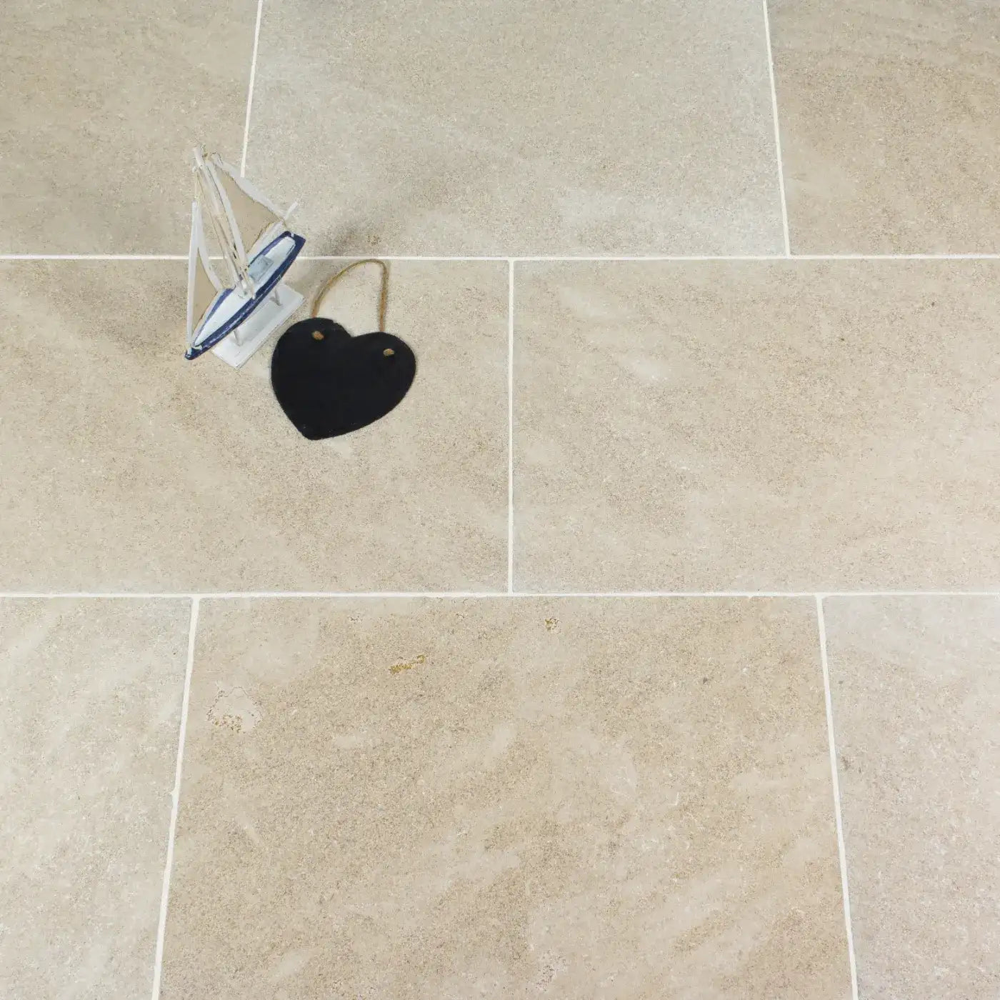 Beaumaniere Limestone Tile - Tumbled Edge tile image